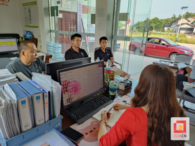 富順縣創新服務模式 院壩里的“一站式”服務，助力農民工就業創業與企業咨詢同步提升